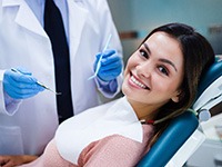 Woman visiting dentist in Dallas