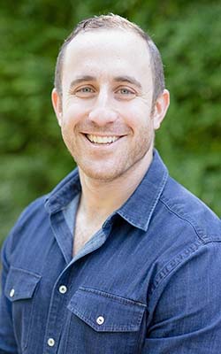 Headshot of Dr. Zach Kingsberg